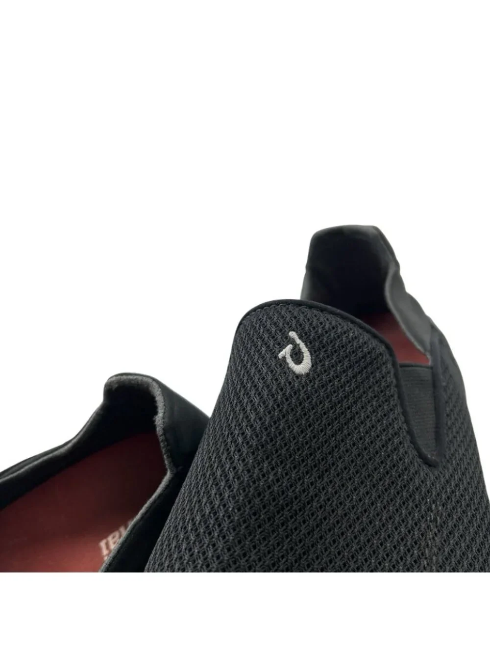 OLUKAI Men's 9.5 Nohea Pae Slip-On Breathable Wet Grip Cushioned Black Sneakers